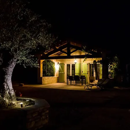 Countryside In Ardeche With Gorgeous Views 그로스피에르